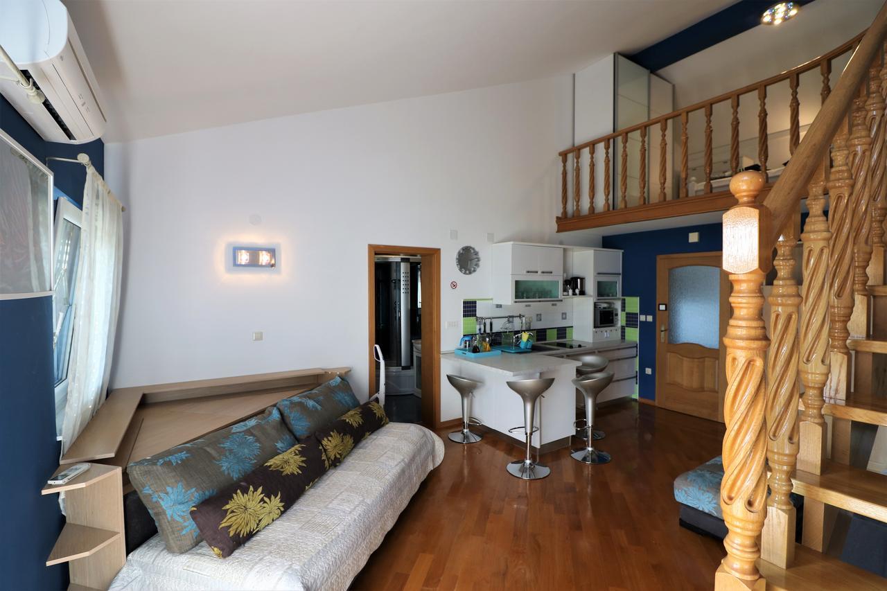 Malinska Center Apartment Extérieur photo